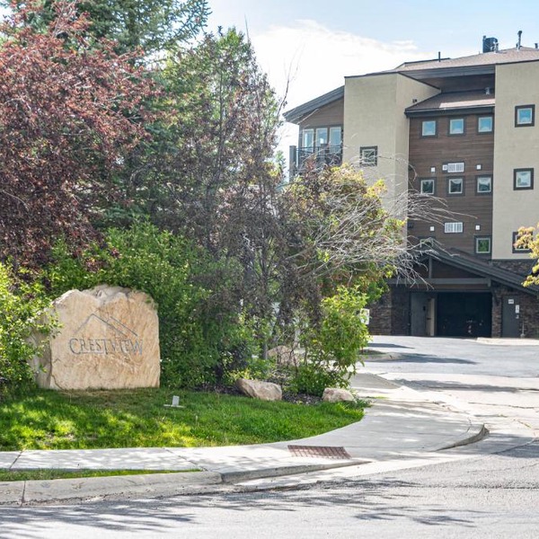 Crestview Condominiums by All Seasons Resort Lodging
