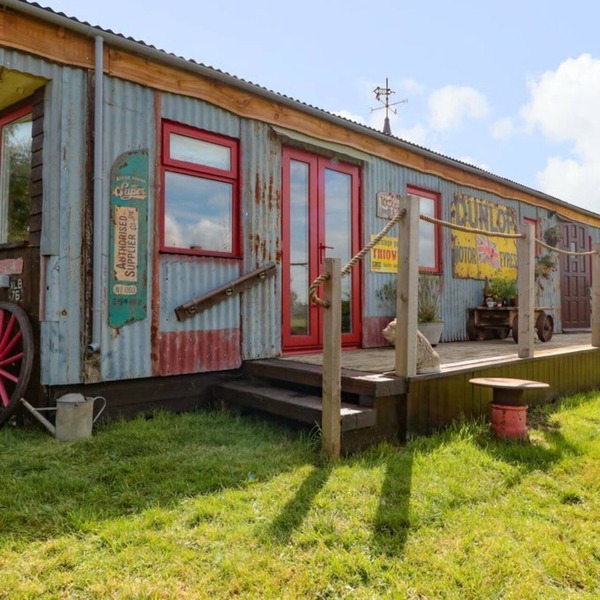 Crows Cabin, Gloucester
