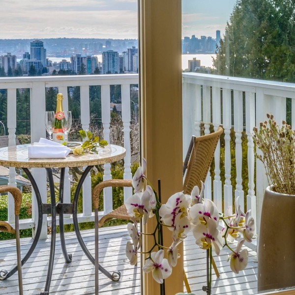 Crystal's View Bed & Breakfast