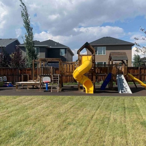 Crystal · The Ultimate Family Home- 5 Bedroom with playground