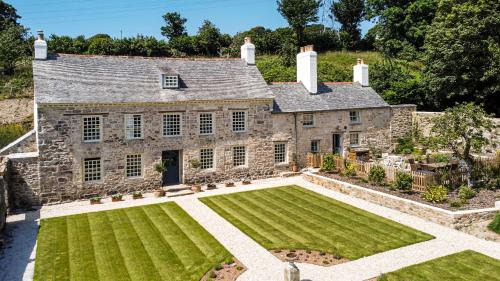 Cusgarne Manor boutique B&B - adults only