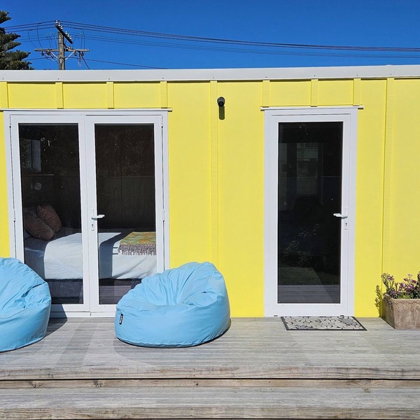 Custard Square Holiday StudionA sweet retreat by the beach