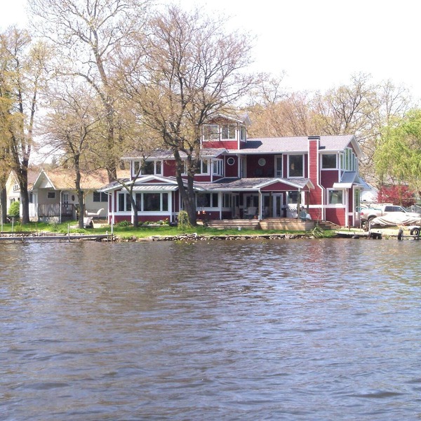 Custom~Unique Lakefront - Panoramic, HotTub-Swim-Dock your boat,