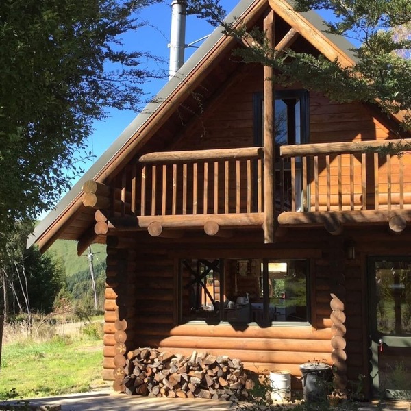 Cute and comfortable log cabin in the mountains perfect for a couple or family