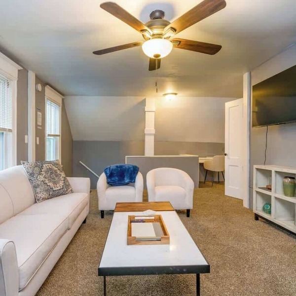 Cute & Comfy- 3 KING bed -Park Ave area-Walkable