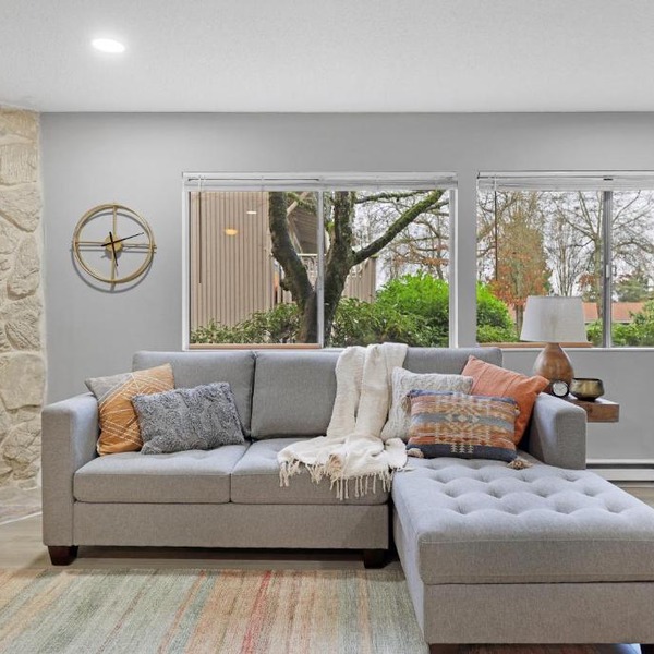 Cute Delightfully Remodeled Spacious Condo condo