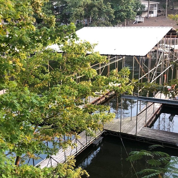 Cute Lakefront 4bd 2 bath duplex cabins Bothsides : Special: Total 449 pr nite!
