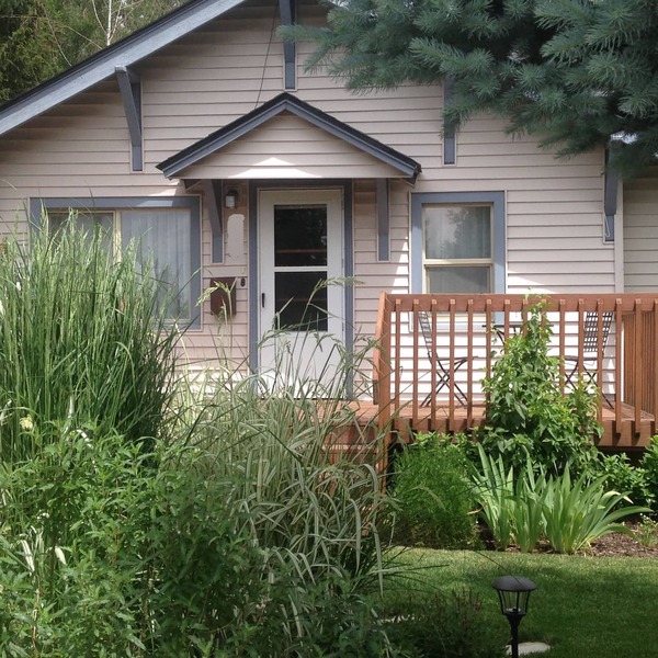 Cute Westside Craftsman, Walk to Downtown, Large Garage, Cruiser Bikes!