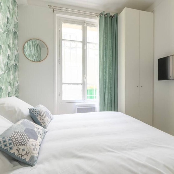 Daumier, 2 Bdrs, 6-8 people, Flat near La Seine, Great Location