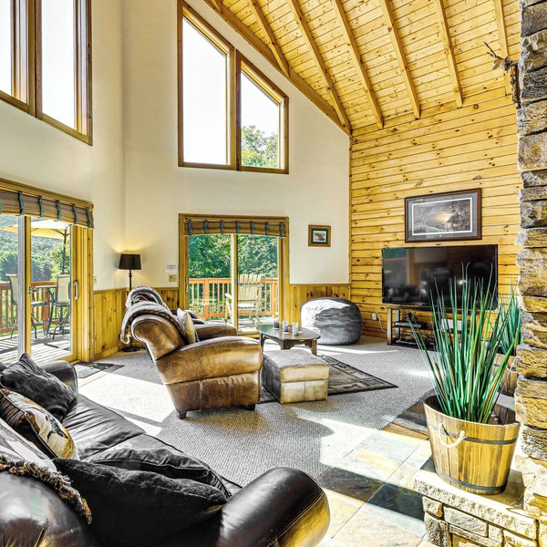 Deck & Mtn Views: Log Cabin By Snowshoe Mountain!
