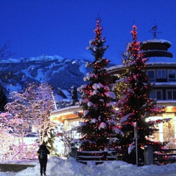 Deer Lodge updated 2 Bed/Bath in Heart of Whistler Village