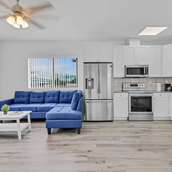 °Magical bright Apt 5min walking Design District°