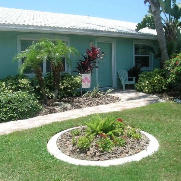 Delightful, comfortable villa just steps from the beach!