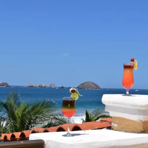 Deluxe Beach Front Villa “Tesoro D”