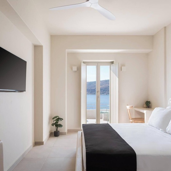 Deluxe Double Room 2 By Yerma Suites Limeni