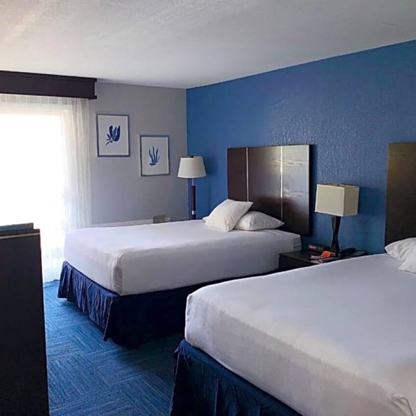 Deluxe Two Queen Room with Balcony, Free Breakfast and Parking Near the Pier