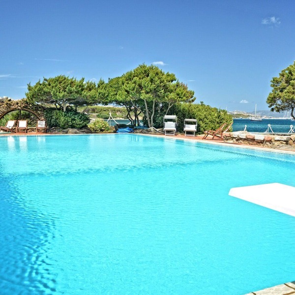 Deluxe Villa In Front Of The Sea With Private Pool and Jacuzzi