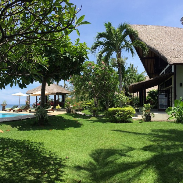 DENCARIK/LOVINA LUXURY VILLA WITH PRIVATE POOL DIRECTLY AT THE BEACH