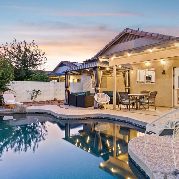 Desert Oasis - Heated Pool, BBQ & Game Room