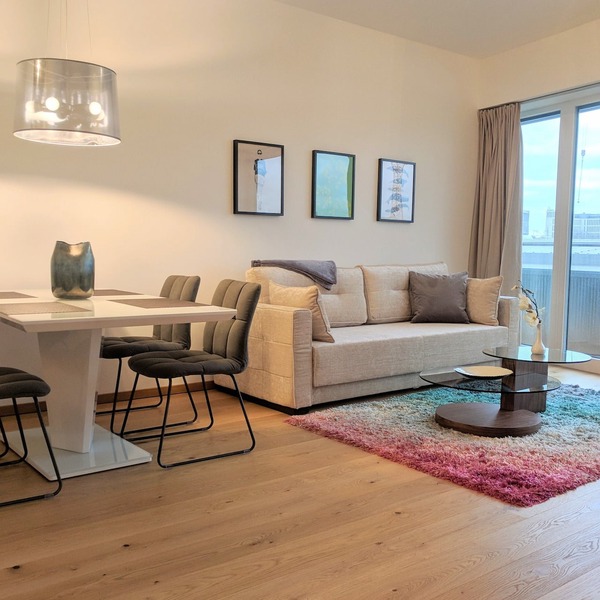 designer condo@riverfront city center + 5min to Central Station