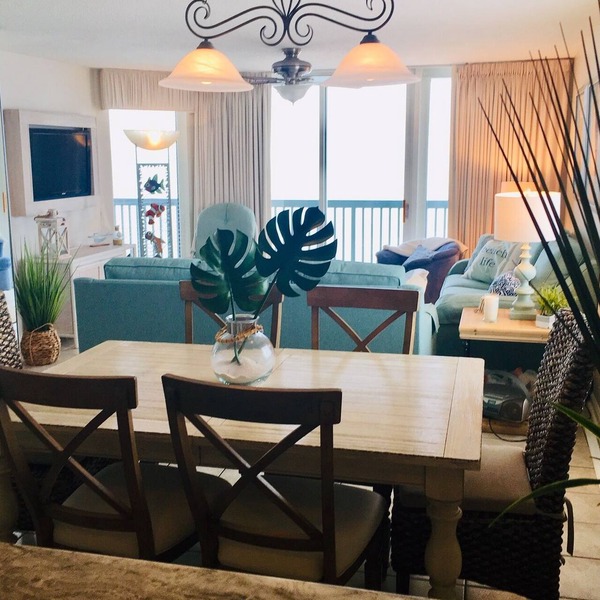 Designer Oceanfront Retreat. Panoramic Views + 4 Bedrooms, Unforgettable Escape!