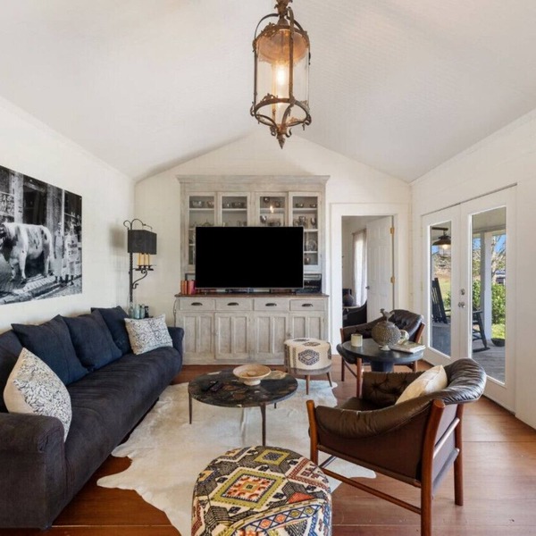 Designory Round Top home, scenic views & pond!