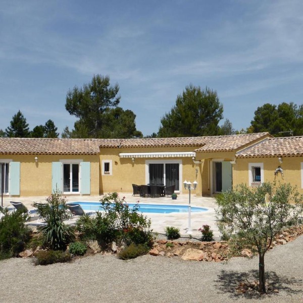 Detached spacious villa with private heated pool near the Gorges du Verdon