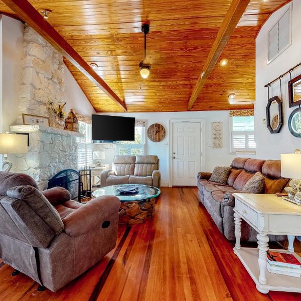 Detlow's Treasured Cottages 1