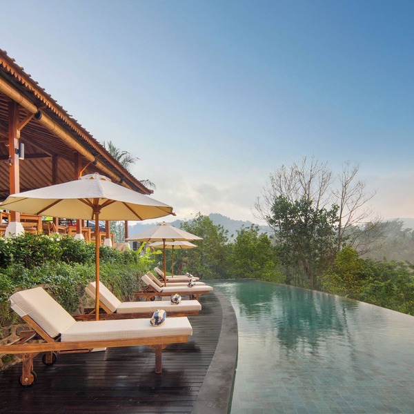 Devani Resort Sidemen