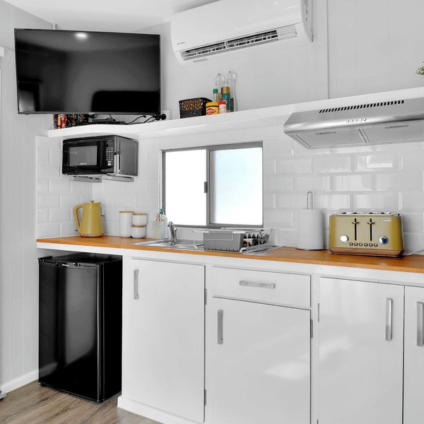 Diggers Rest self contained Tiny Home with WIFI