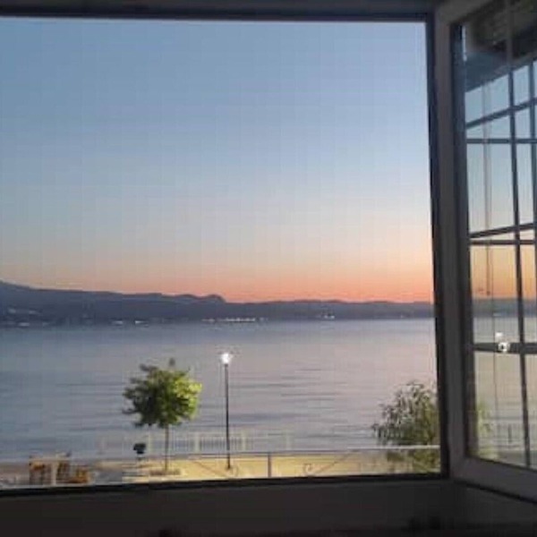 Dimitra's: Window to Evoikos