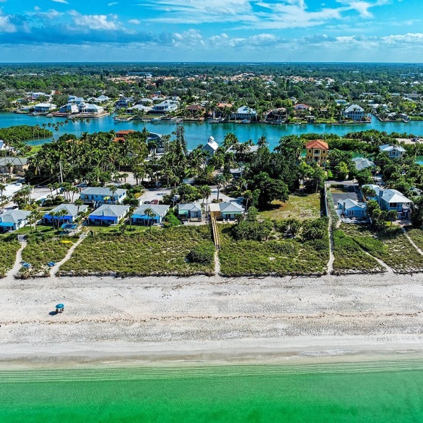 Direct Beachfront 2BR Cottage on Casey Key!