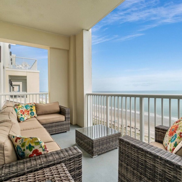 Direct Ocean Front Luxury Unit with Expansive Views