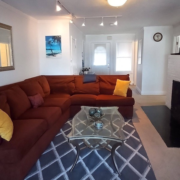 Direct ocean view 4-bed 2 bath in fabulous Hull with AC,WiFi deck walk to beach
