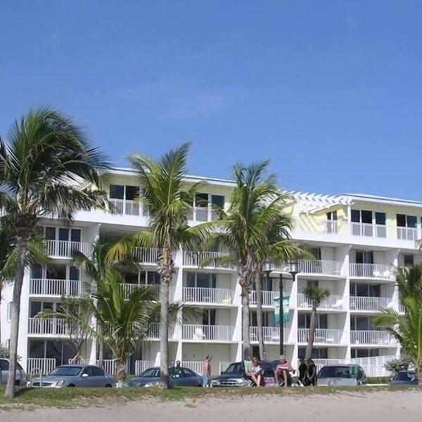 Direct Oceanfront Luxury, Beautifully Redone! Satisfaction Guaranteed