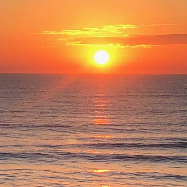 DIRECT Oceanfront, FULLY-UPDATED 2BR/2BA, Vilano Bch, 7 mins to downtown St.Aug!