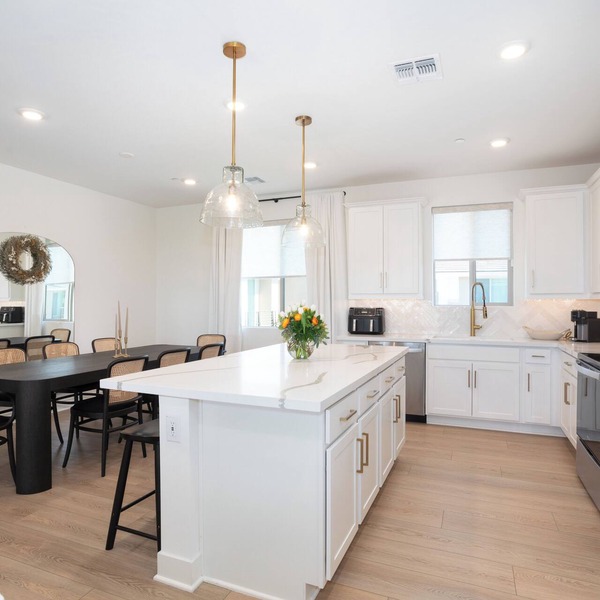 Discover Desert Luxury: Stunning 2-Bedroom, 2-Bath Condo, Pool, Dog Park & MORE