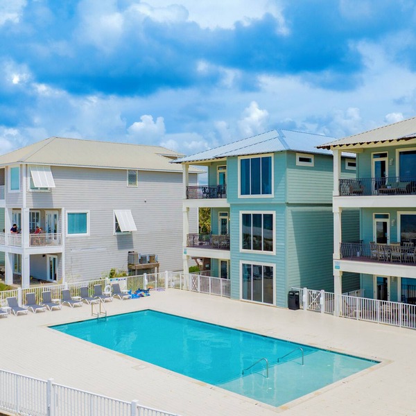Dixie Tide - Beachfront, pet-friendly OBA luxury property