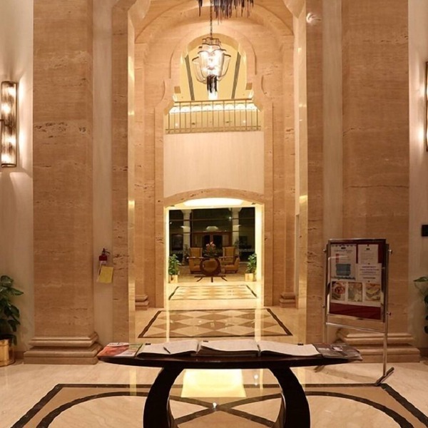 DLF Club 5