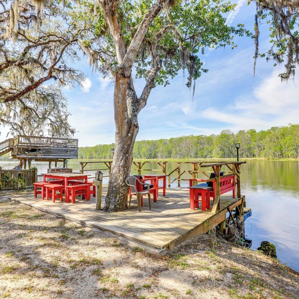 Dock & Fire Pit: Scenic Studio on Suwannee River!
