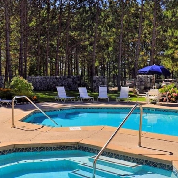 DOG Friendly Condo w/POOLS (1 Mile from Ski Hill)