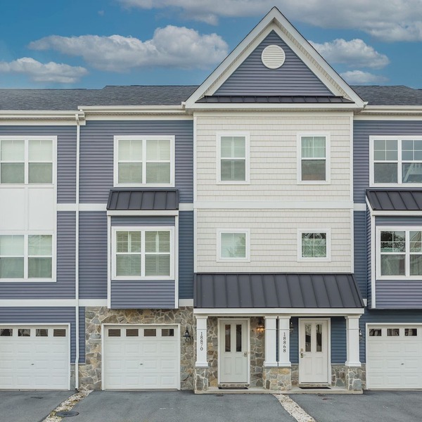 Dog Friendly Rehoboth Beach Townhouse Pool Parking