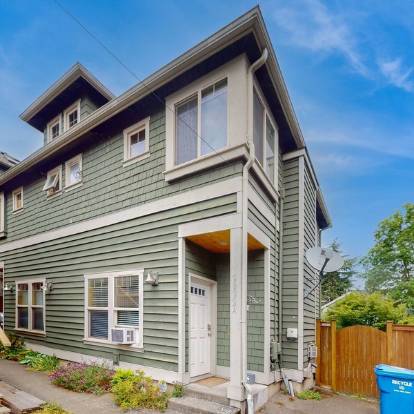 Dog-friendly Westside Escape with fireplace, W/D, fenced yard - 3 miles to beach