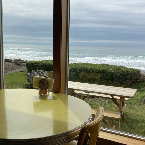 Dot's Beachfront Bungalow Off-Grid Haven