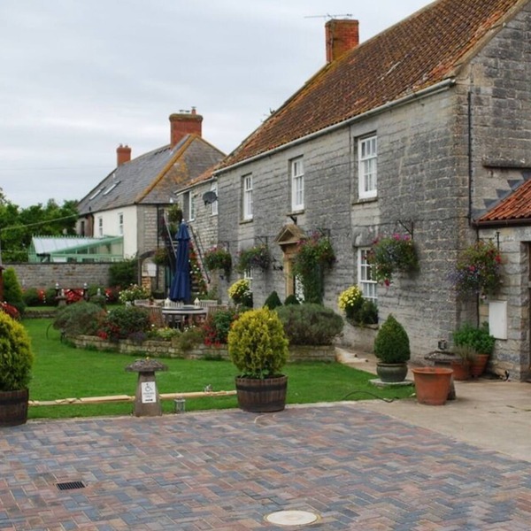 Double-gate Farm