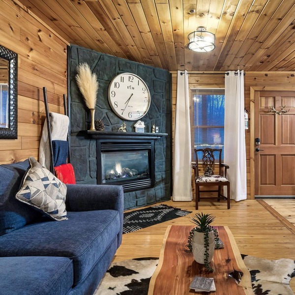 DoubleDecker🌞2 Private King Suites🌞Hot Tub~5 Mins to DT