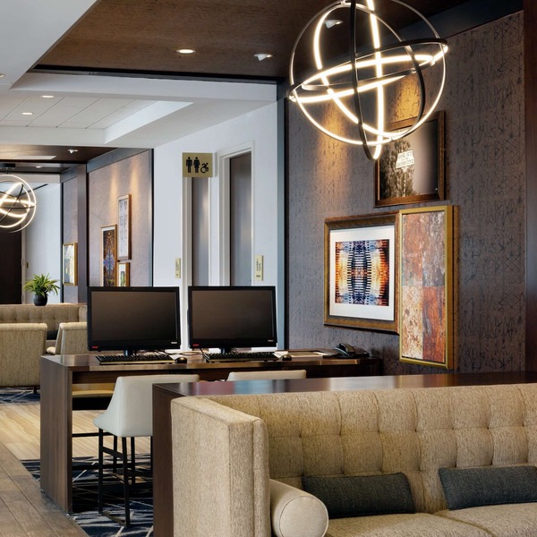 DoubleTree by Hilton Jamestown