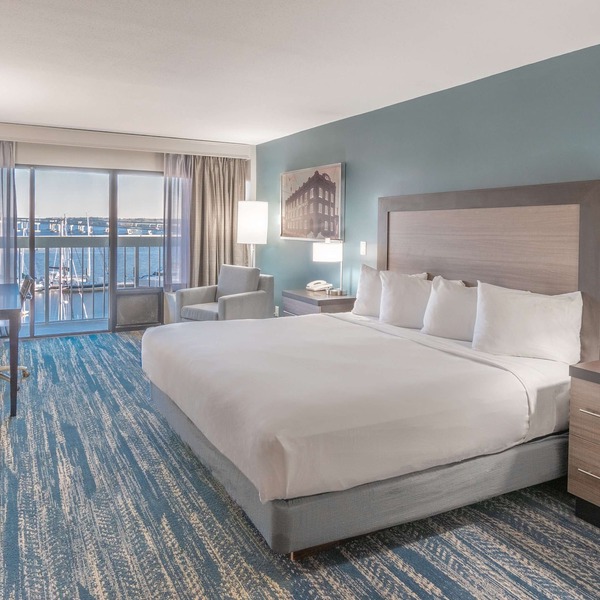 DoubleTree by Hilton New Bern Riverfront