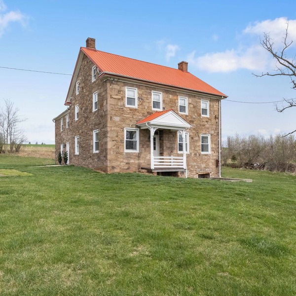 DOVER HILTON FARMHOUSE