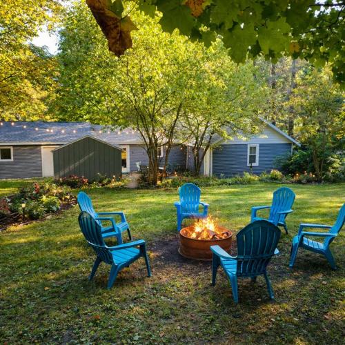 Downtown Bellaire, Close to Hiking, Biking, Golf, Lakes,Pets friendly